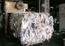 プラスチック圧縮梱包機